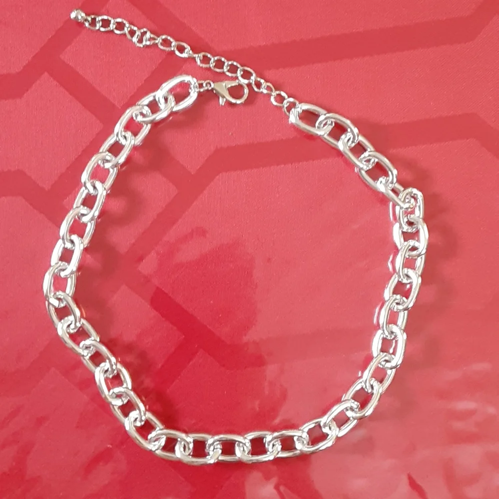 Necklace fashion choker